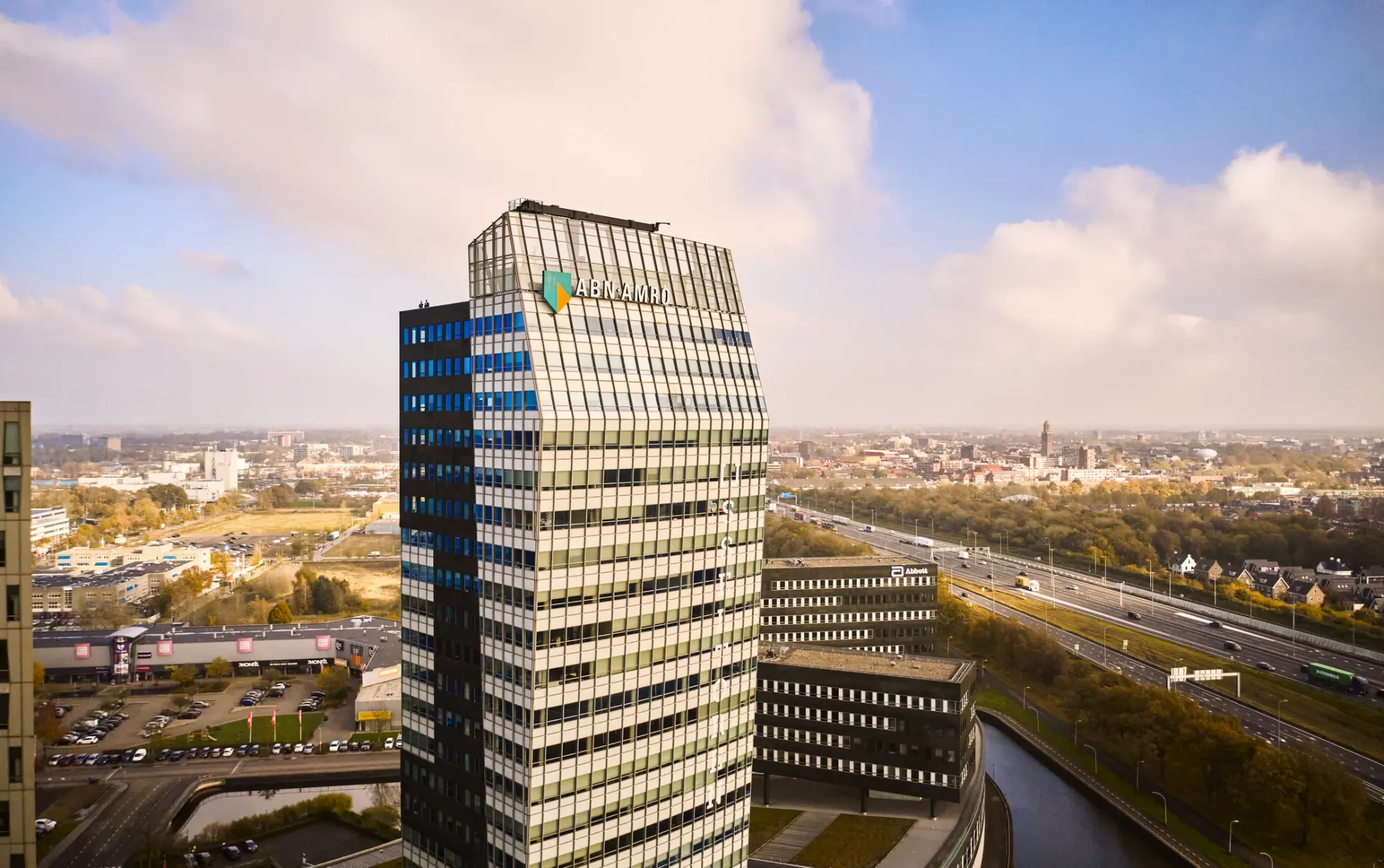 Kantoorgebouw waar Wave2Lead werkt